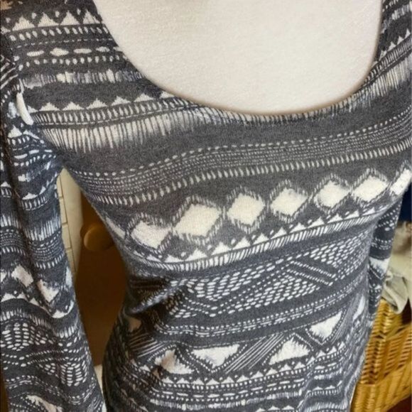 Mudd Casual Long Sleeve Top - Picture 3 of 5